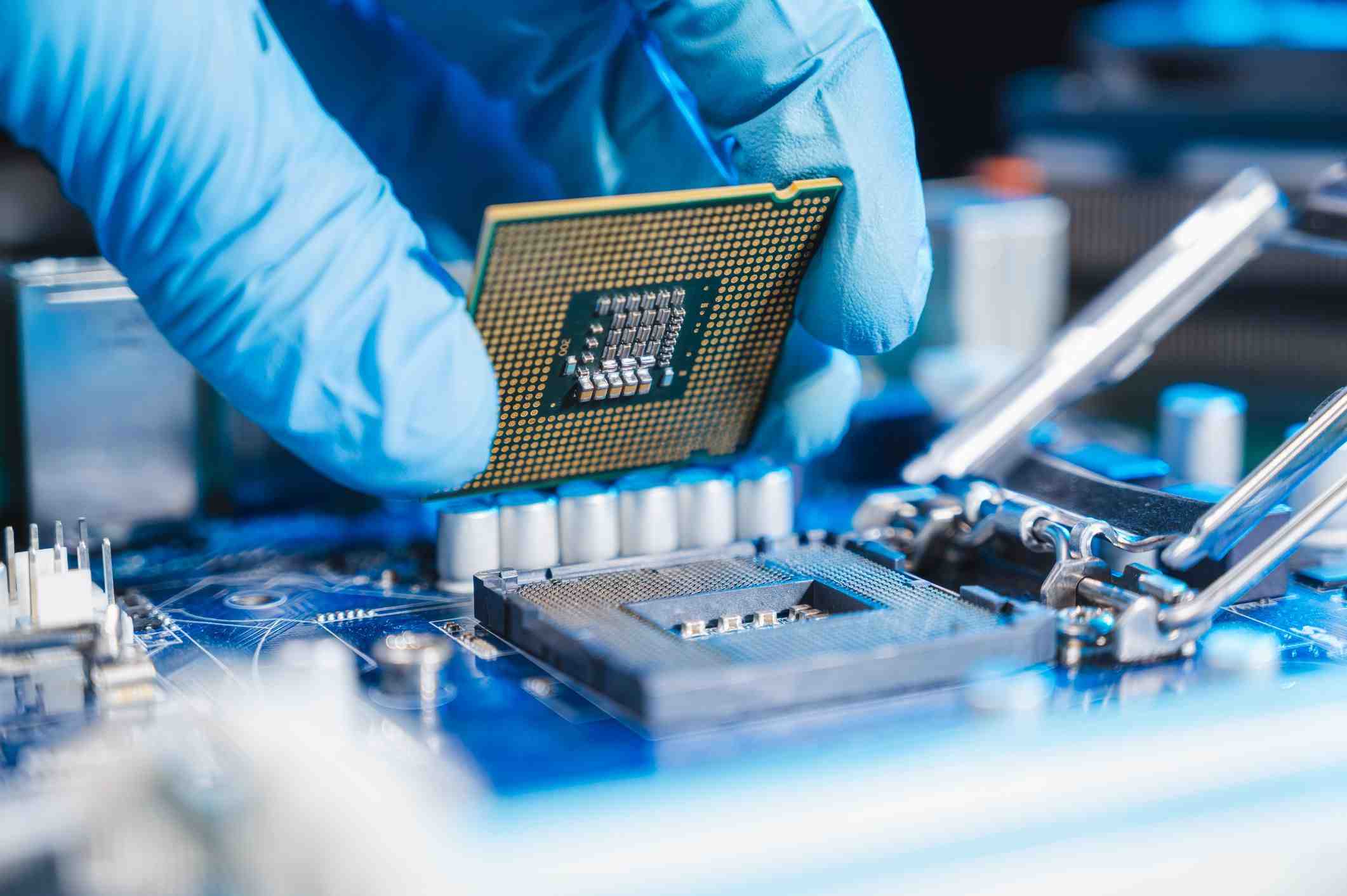 The price of essential materials for semiconductors continues to rise.
