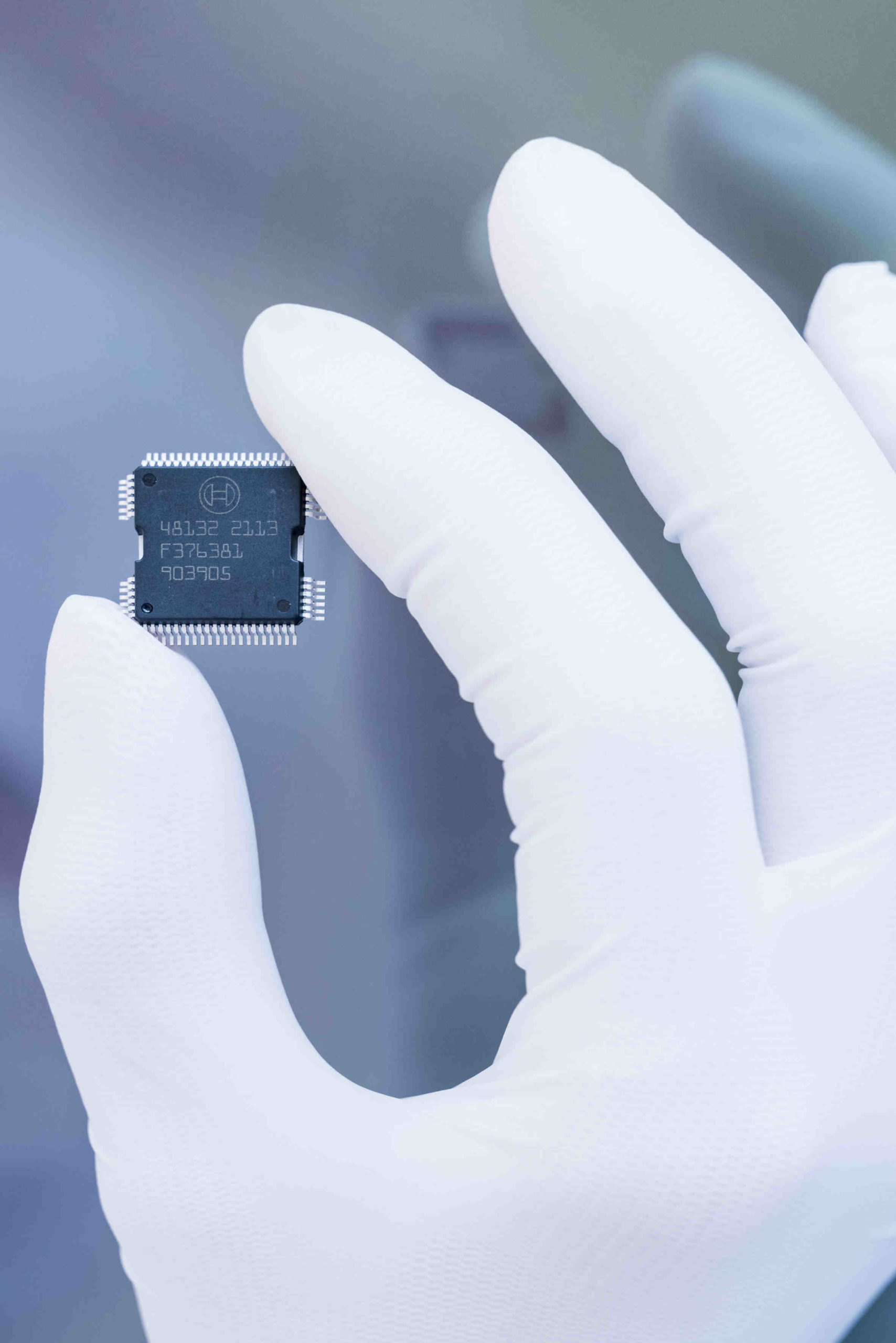 What is PNP and NPN transistor?